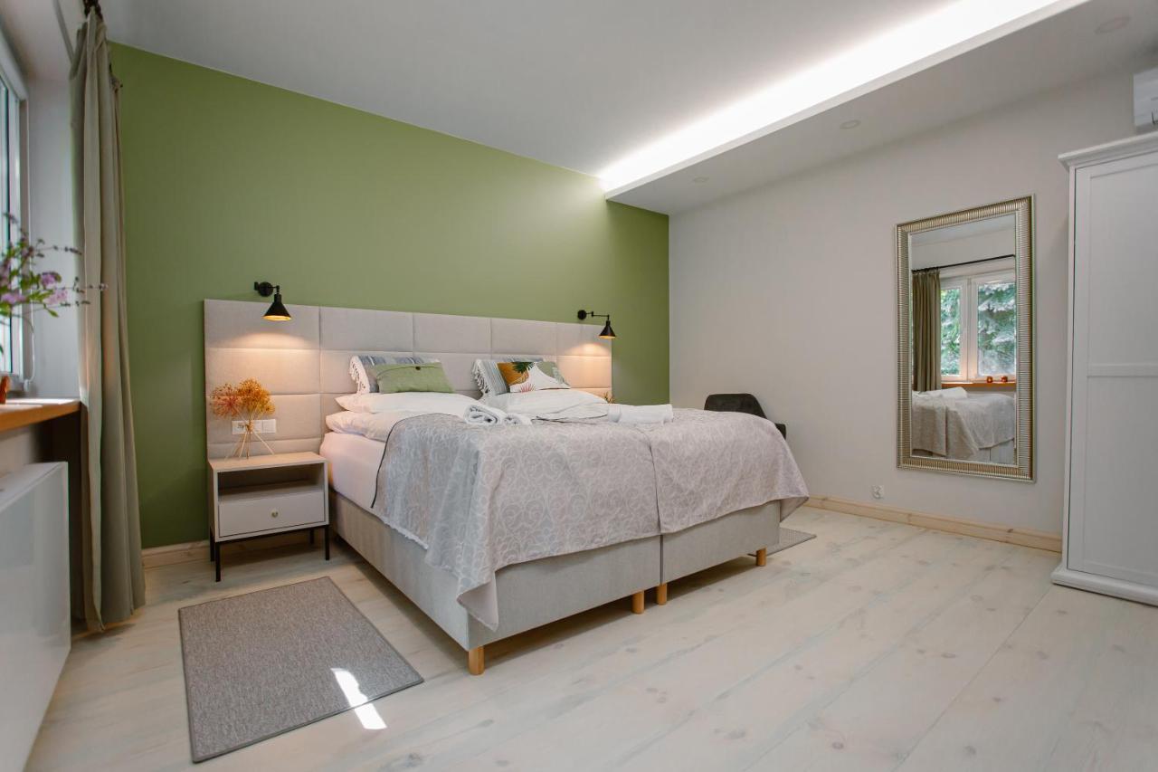 Hotel Dom W Starym Parku Biskupice  Esterno foto