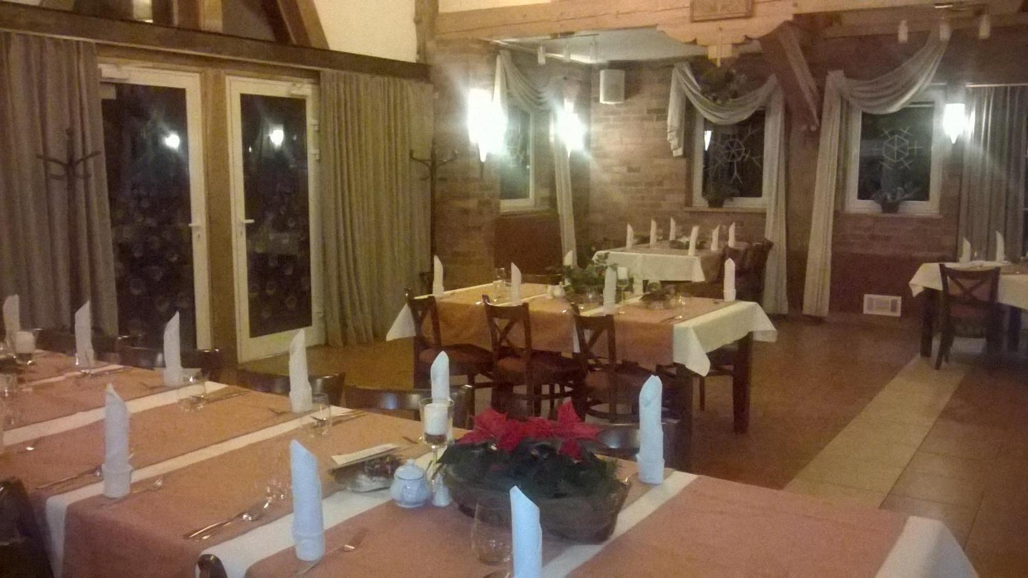 Hotel Dom W Starym Parku Biskupice  Esterno foto